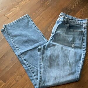 Mid Rise straight leg Blue Jeans